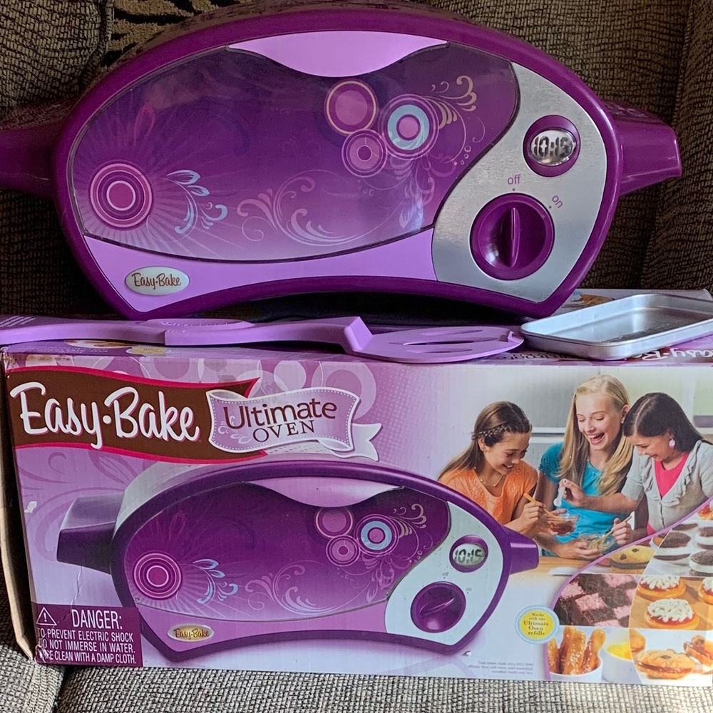Hasbro Easy-Bake Ultimate Oven